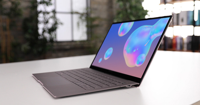 Премьера: Самсунг представила ультратонкий железный ноутбук с Windows 10 и чипом Snapdragon