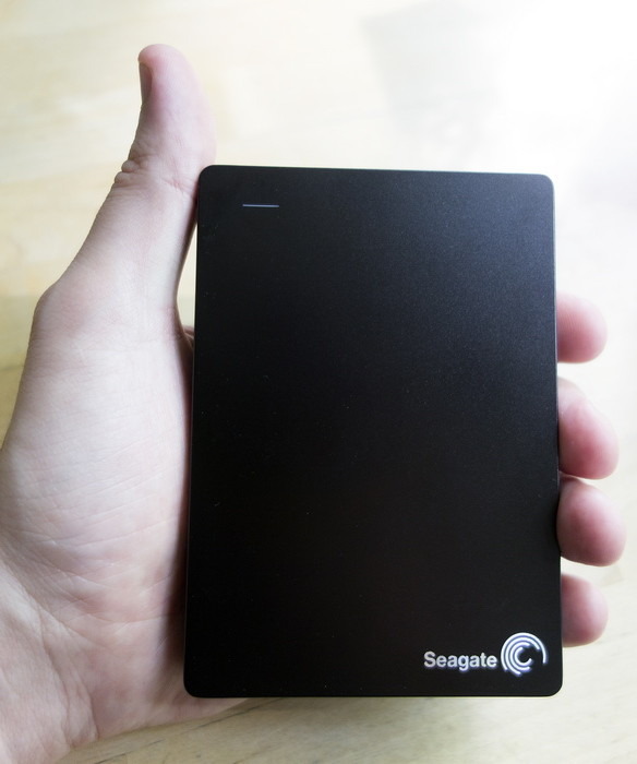 Обзор Seagate Backup Plus Fast: RAID-массив на 4 Тбайт в кармане