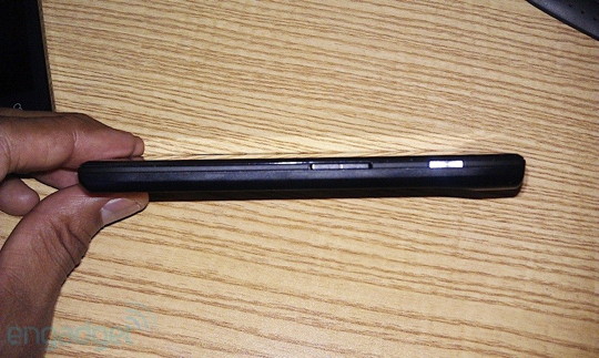 Первое фото Motorola DROID HD