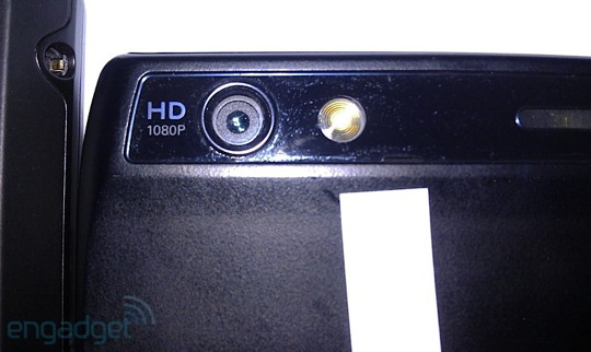 Первое фото Motorola DROID HD