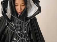 Создан плащ, позволяющий утолить жажду в дождливую погоду