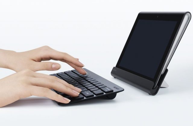 Планшетный компьютер от Sony - Tablet S - вышел в продажу в России