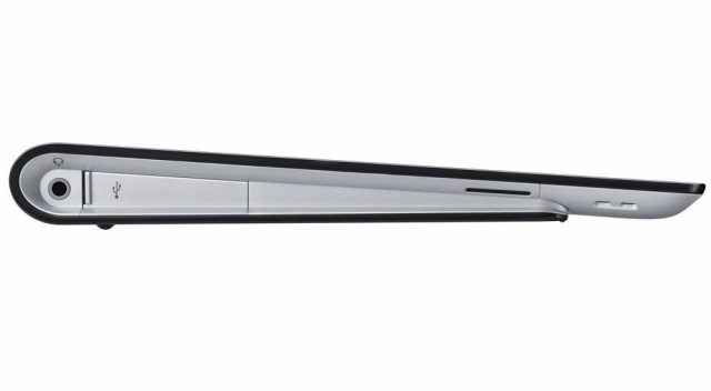 Необычный корпус клиновидной формы — одна из «фишек», которая должна привлечь взгляд покупателя к Tablet S