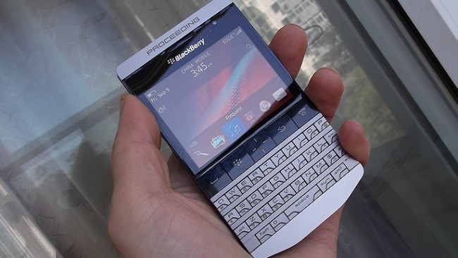 BlackBerry 9980 – смартфон класса «люкс» или ошибка дизайнера?