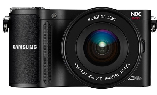 Цифровая фотокамера Samsung NX200 - дорогая и продвинутая