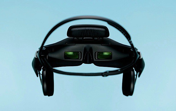 Персональный «3D-кинотеатр» Sony HMZ-T1 с OLED-экранами