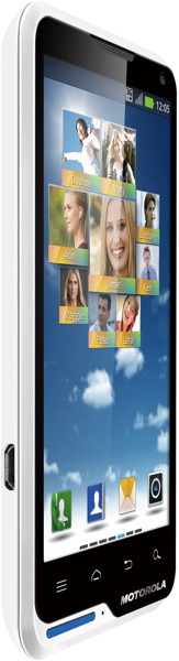 Супертонкий Motorola XT615 легко поместится в карман джинсов