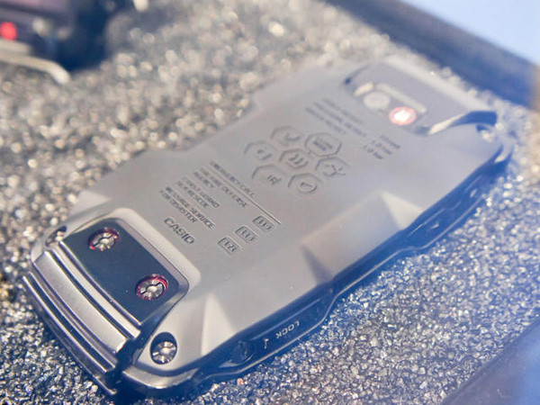 Casio G-Shock - защищенный смартфон на Android в необычном дизайне