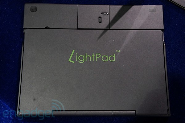 LightPad превратит ваш телефон в ноутбук с проектором