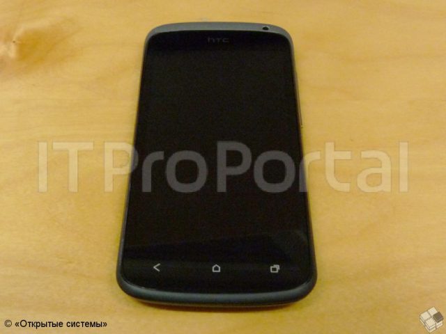 HTC One S засветился на фото фото