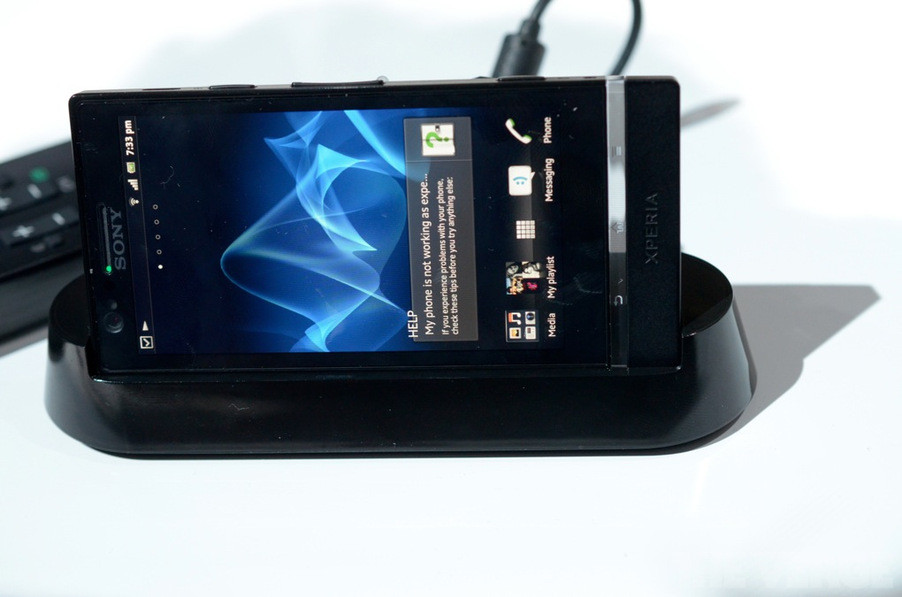 Sony Mobile анонсировала на MWC новые смартфоны Xperia P и Xperia U