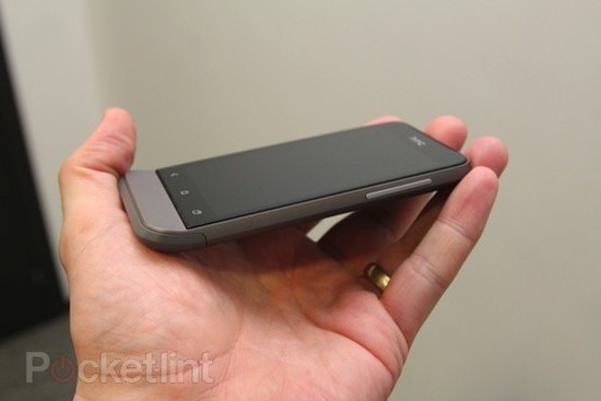 HTC привезла на MWC новые смартфоны One V, 4-ядерный One X, One S, а также показала обновленный интерфейс Sense 4.0