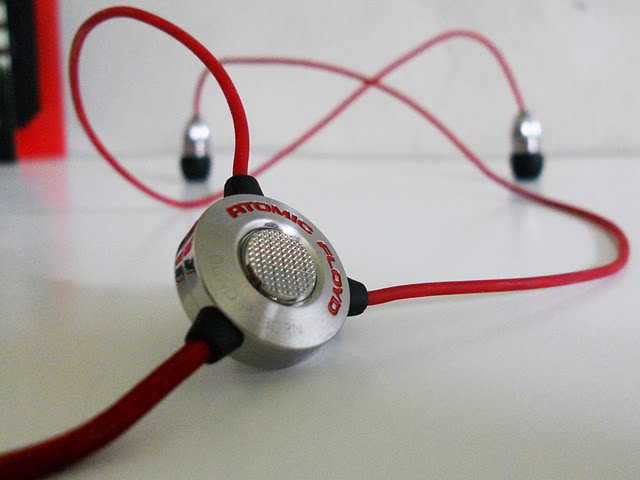 «Ушки» для телефона: 13 популярных гарнитур