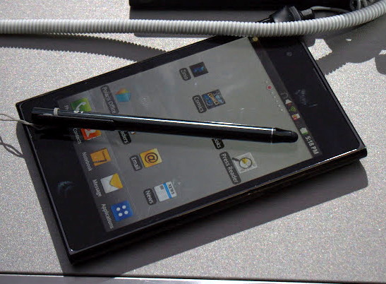 LG Optimus Vu и Samsung Galaxy Note: живые фото