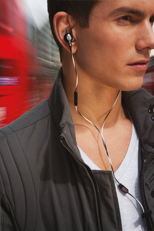 «Ушки» для телефона: 13 популярных гарнитур