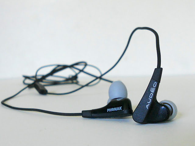 «Ушки» для телефона: 13 популярных гарнитур