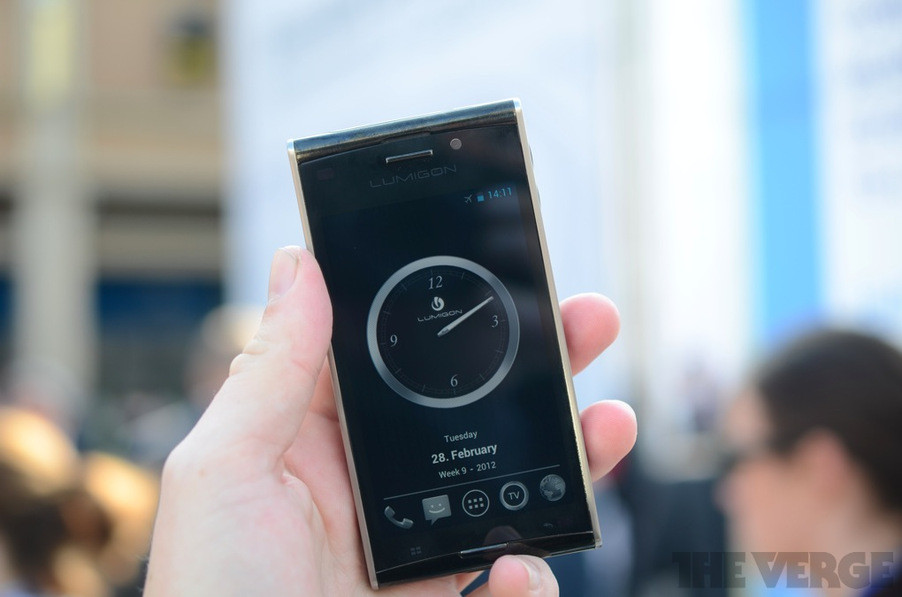 Lumigon T2 – стильный смартфон с 3,8-дюймовый дисплеем и звуком от Bang&Olufsen