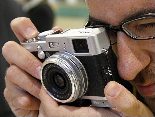 Stuff-обзор: Fujifilm FinePix X100 - современная классика