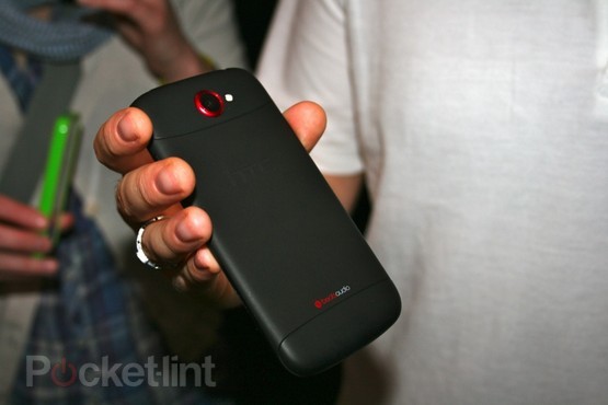 HTC привезла на MWC новые смартфоны One V, 4-ядерный One X, One S, а также показала обновленный интерфейс Sense 4.0