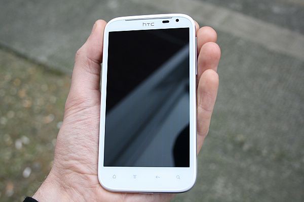 Stuff-обзор: HTC Sensation XL - самый мультимедийный смартфон на Android