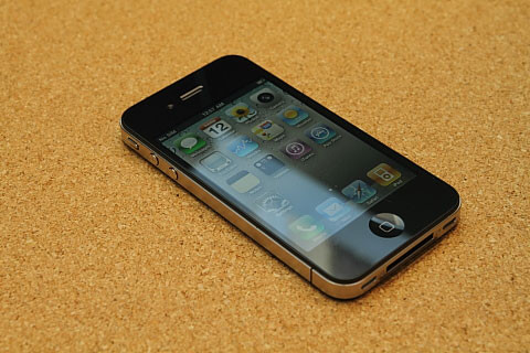 Супертелефоны и их ОС: Большая битва в журнале Stuff