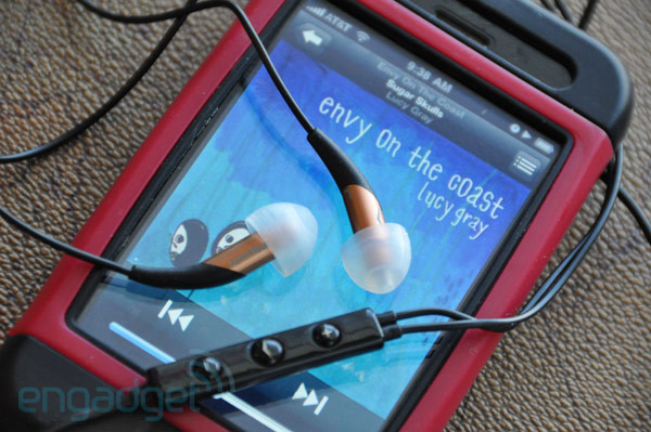 «Ушки» для телефона: 13 популярных гарнитур