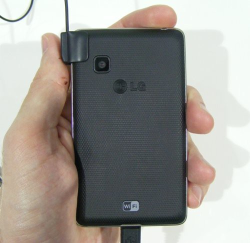 LG T385 WiFi - "простофон" и LG T375 - "двухсимочник"
