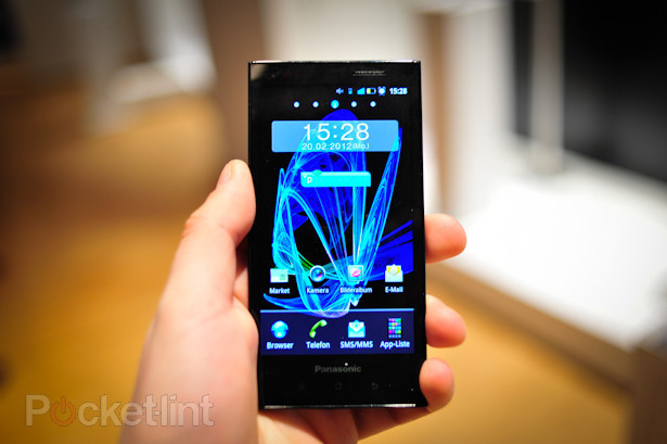 Panasonic Eluga: пыле- и водонепроницаемый смартфон специально для Европы