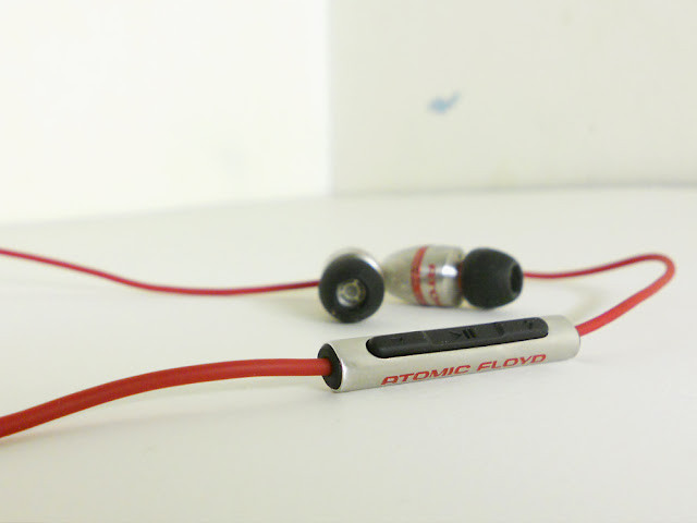 «Ушки» для телефона: 13 популярных гарнитур