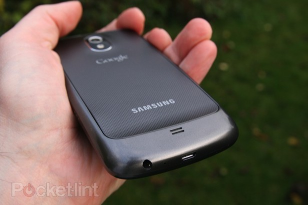 Супертелефоны и их ОС: Большая битва в журнале Stuff