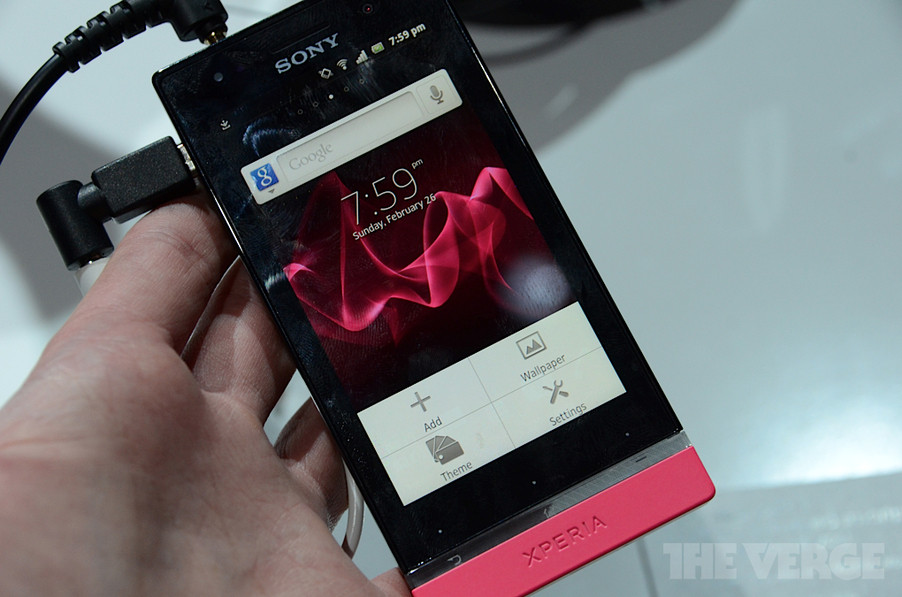Sony Mobile представила на MWC новые смартфоны Xperia P и Xperia U картинка Sony Mobile анонсировала на MWC новые смартфоны Xperia P и Xperia U
