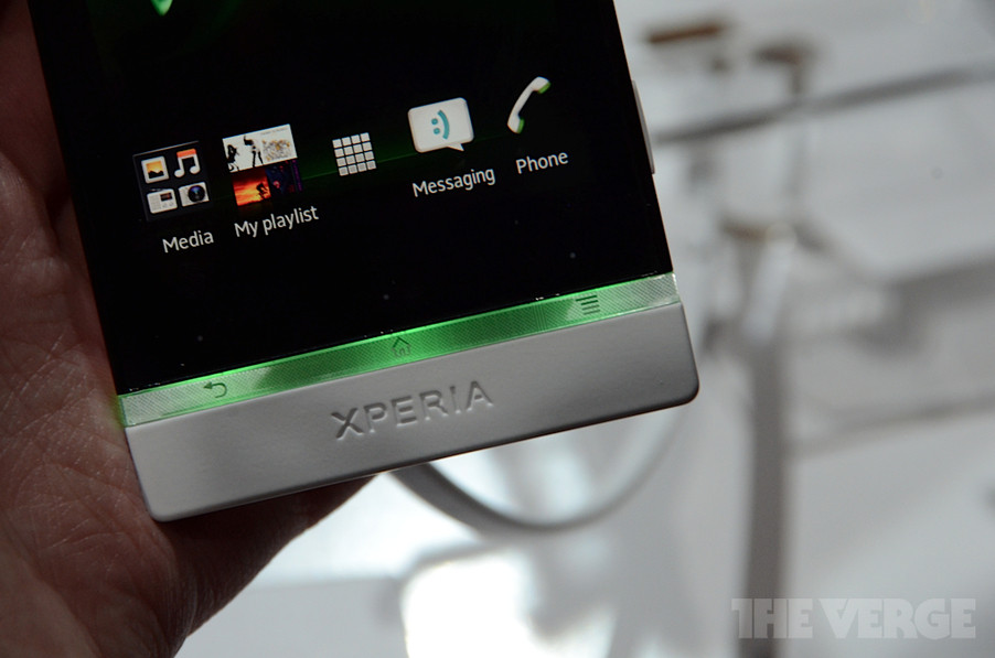 Sony Mobile представила на MWC новые смартфоны Xperia P и Xperia U картинка Sony Mobile анонсировала на MWC новые смартфоны Xperia P и Xperia U