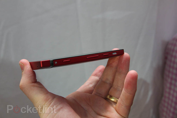 Sony Mobile представила на MWC новые смартфоны Xperia P и Xperia U картинка Sony Mobile анонсировала на MWC новые смартфоны Xperia P и Xperia U