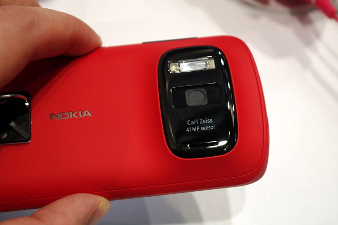 Nokia 808 PureView: «живые» фото