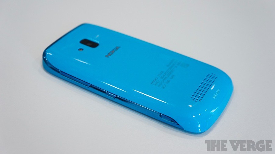Nokia Lumia 610: первый смартфон на базе Windows Phone Tango, всего за 190 евро