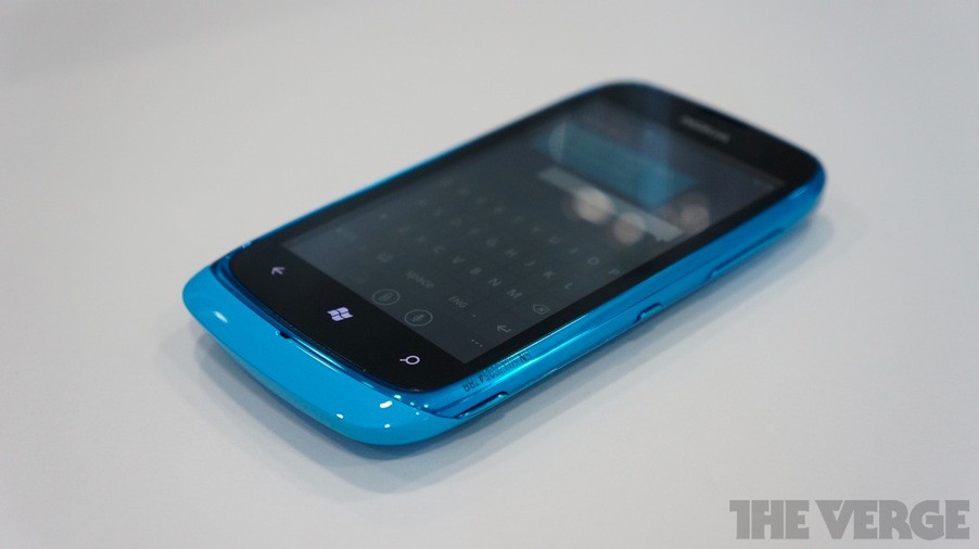 Nokia Lumia 610: первый смартфон на базе Windows Phone Tango, всего за 190 евро