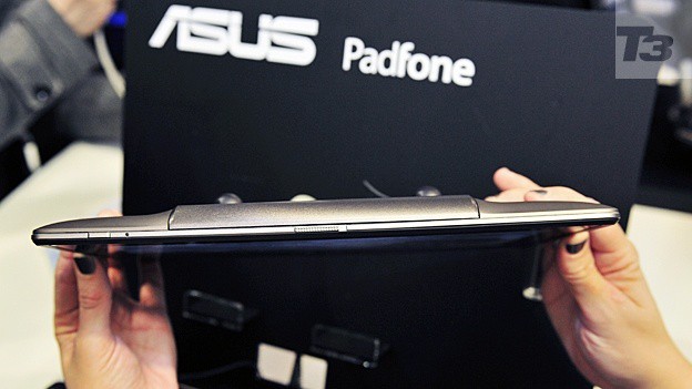 Поразительное устройство «3-в-1» ASUS PadFone выходит в продажу в апреле