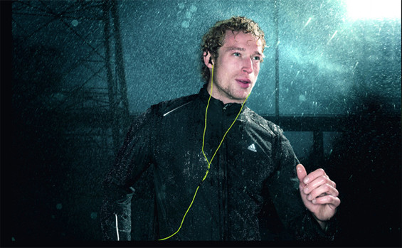 Спортивные наушники