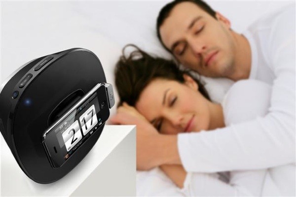 iLuv iMM190 - недорогая, но качественная док-станция для iPhone/iPod