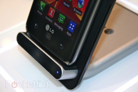 Беспроводное зарядное устройство LG WCD-800 засветилось на MWC