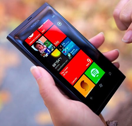 Очередной впдейт Nokia Lumia 800 опять увеличит «время жизни» батареи