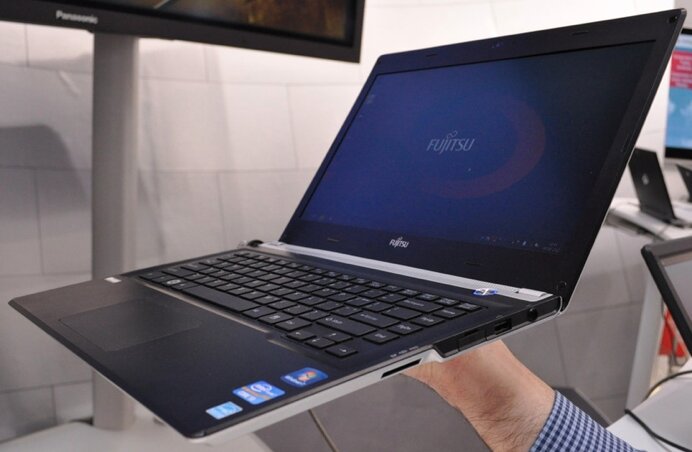 Fujitsu показала на CeBIT Lifebook UH572 и концепт ультрабука премиум-класса