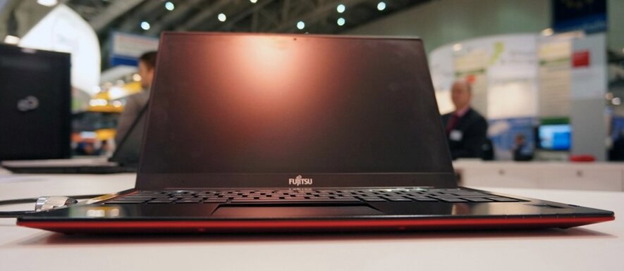 Fujitsu показала на CeBIT Lifebook UH572 и концепт ультрабука премиум-класса