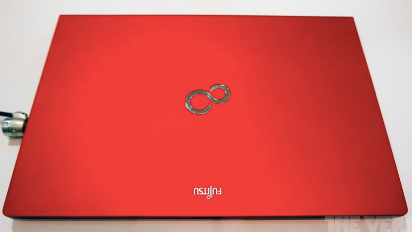 Fujitsu показала на CeBIT Lifebook UH572 и концепт ультрабука премиум-класса