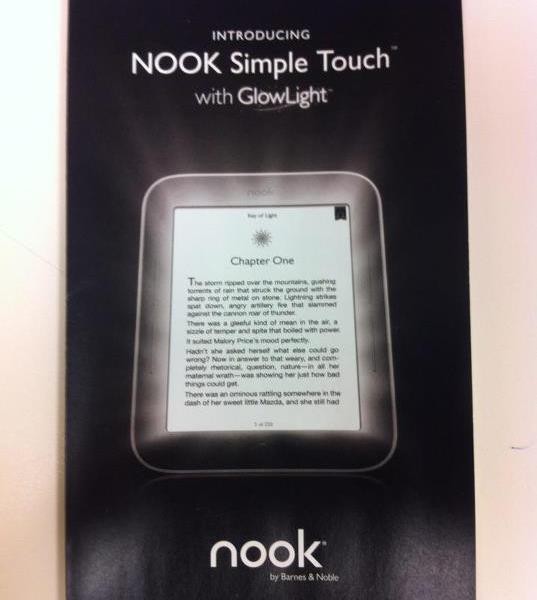 Новый ридер Barnes & Noble позволит читать в темноте на E-Ink экране