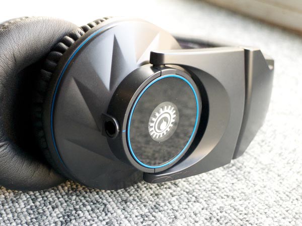 Hercules HDP DJ-Pro M1001 -- наушники для диджея