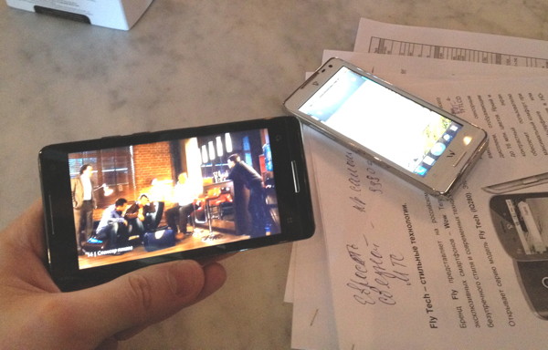 Смартфоны Fly Turbo и Fly Tech серии WOW получили предустановленное приложение ivi.ru