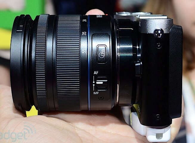 Samsung анонсировала фотокамеры NX20, NX210 и NX1000