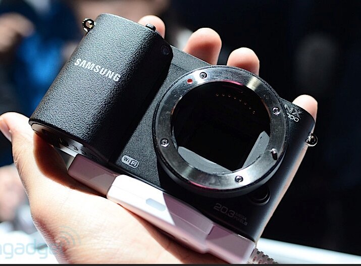 Samsung анонсировала фотокамеры NX20, NX210 и NX1000