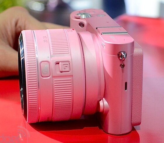 Samsung анонсировала фотокамеры NX20, NX210 и NX1000